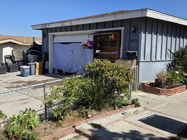 Photo taken before tenant occupancy