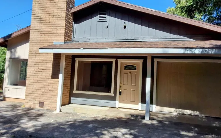 Facade/Exterior Front