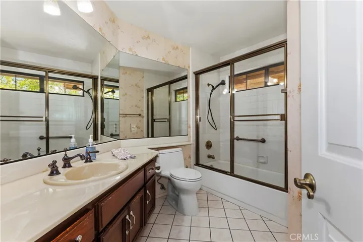 Main Floor Bathroom