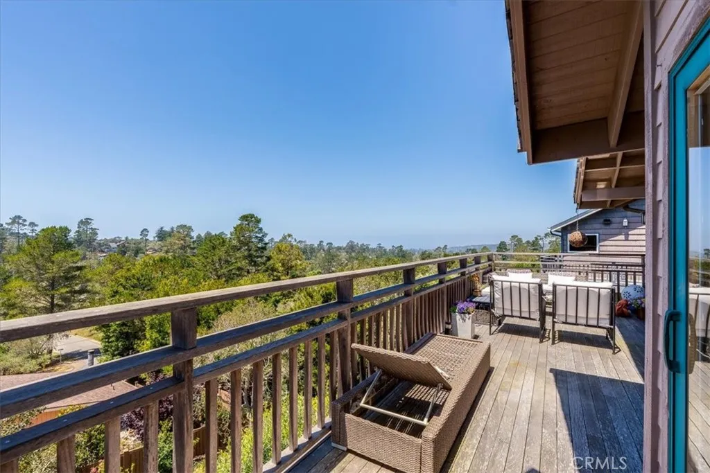 Deck off of main/top level