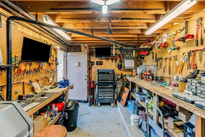 Sub area storage and work room