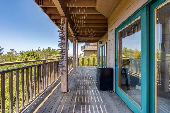 Lower deck