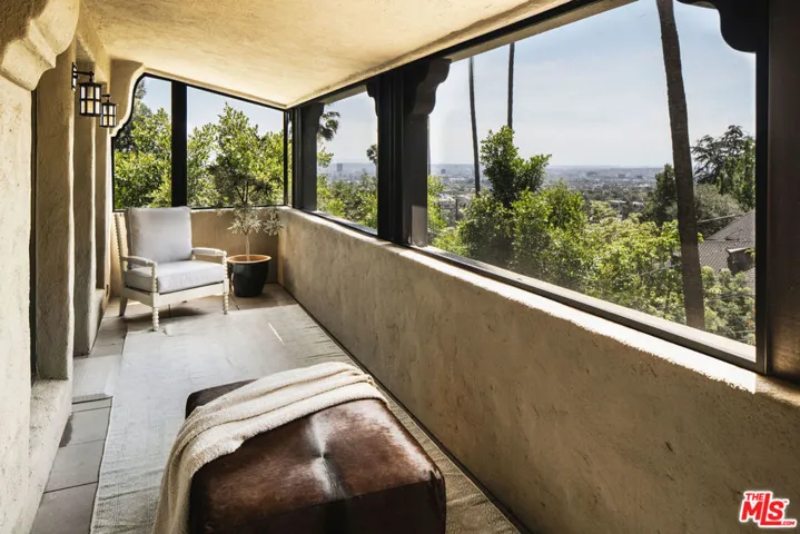 1900 N Vista Street, Los Angeles, California 90046