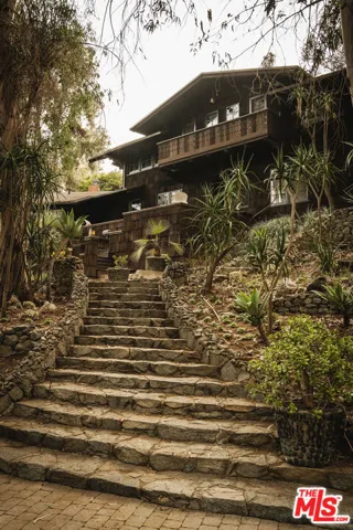 1900 N Vista Street, Los Angeles, California 90046