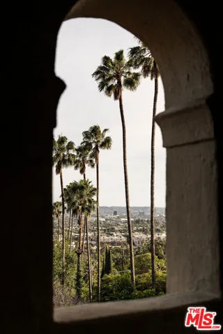 1900 N Vista Street, Los Angeles, California 90046