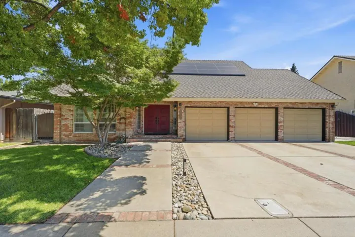3712 Drakeshire Drive, Modesto, California 95356