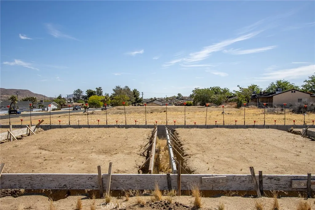 57405 Primrose, Yucca Valley, California 92284 — photo 5