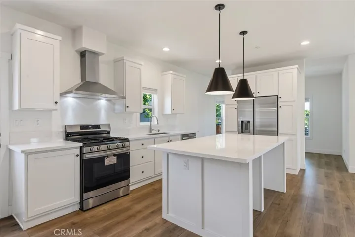 32850 Gregory Place, Lake Elsinore, California 92530