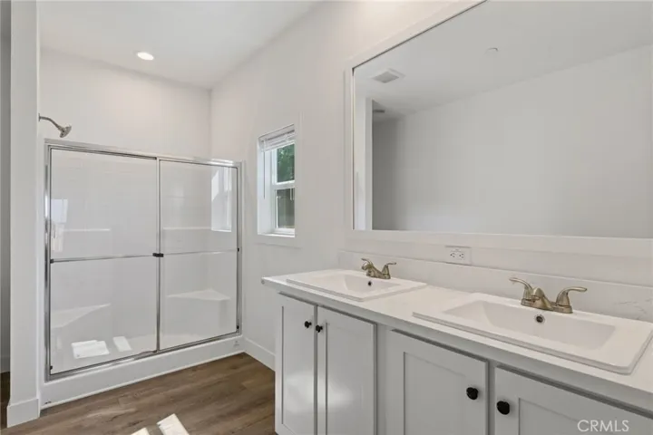 32850 Gregory Place, Lake Elsinore, California 92530