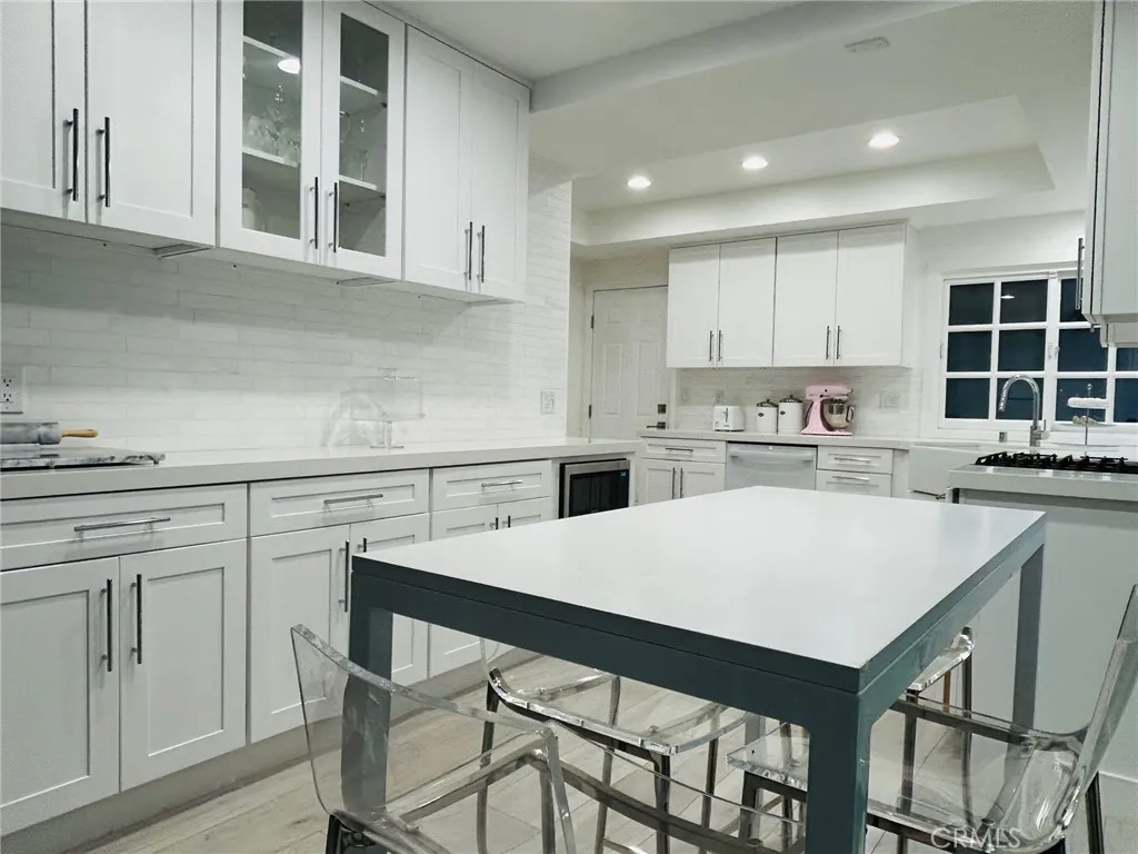 Eat in Kitchen area