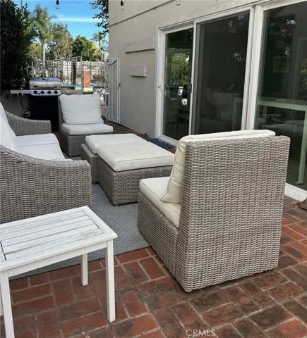 Enclosed Courtyard/patio