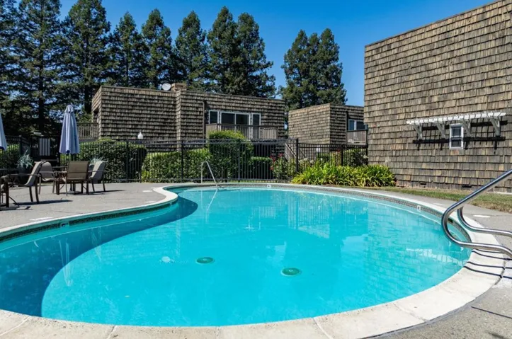 725 W College Avenue, Santa Rosa, California 95401