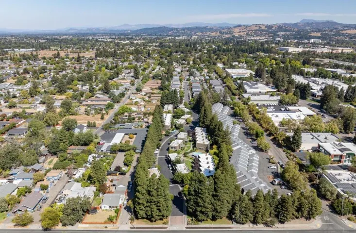 725 W College Avenue, Santa Rosa, California 95401