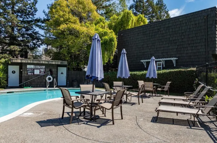 725 W College Avenue, Santa Rosa, California 95401