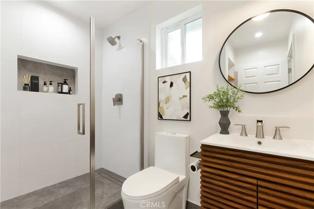 Virtually staged bathroom