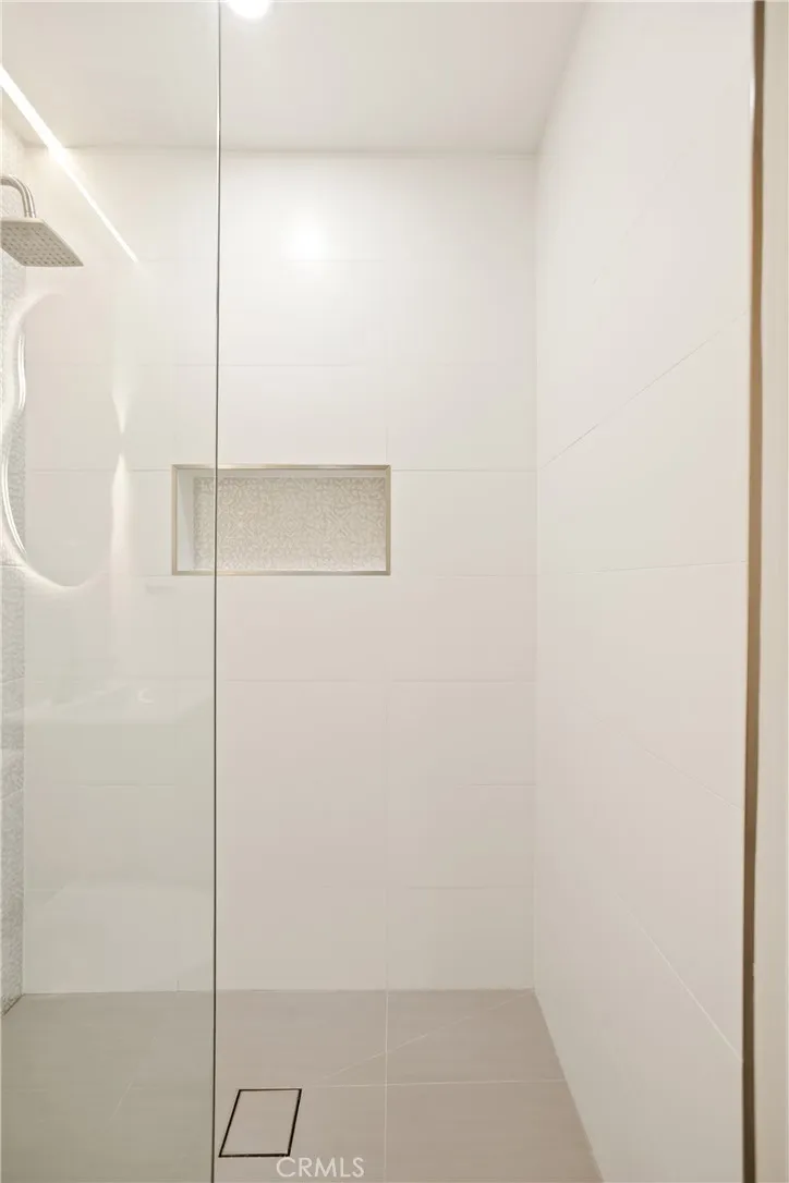 ensuite shower