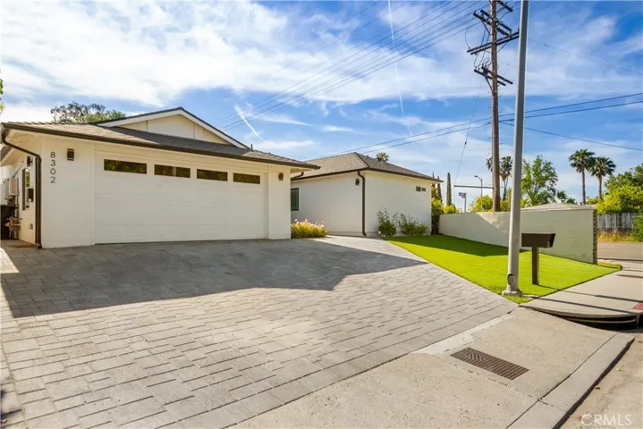Paved 3 car driveway