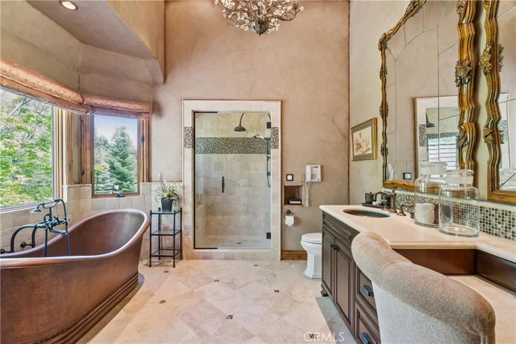 Master suite bathroom