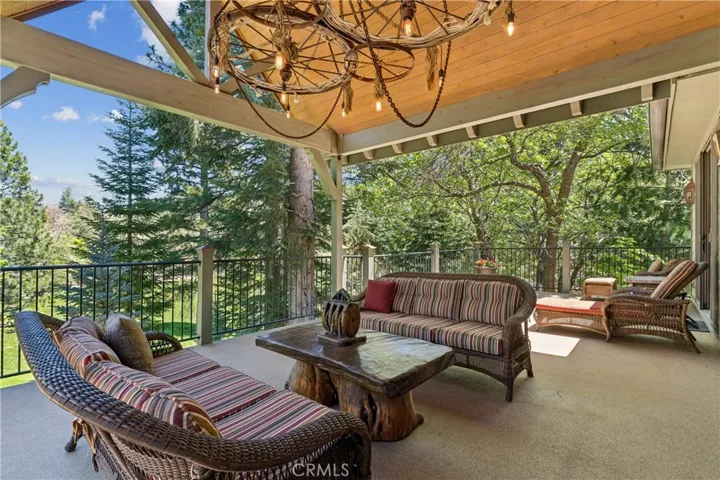 Guest house aprtment sitting deck