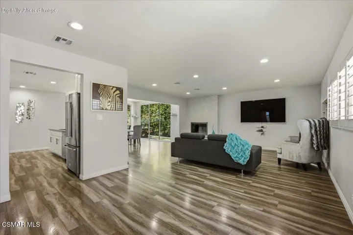 08-Sylvan St_Tarzana_08