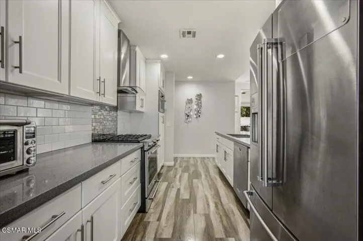 13-Sylvan St_Tarzana_13