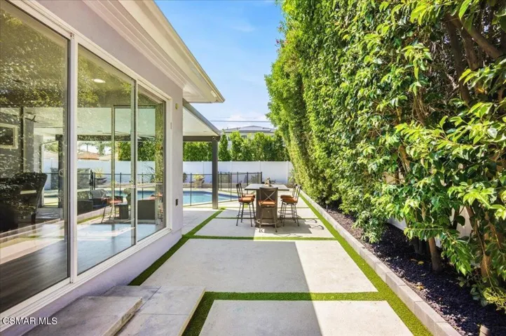 38-Sylvan St_Tarzana_38
