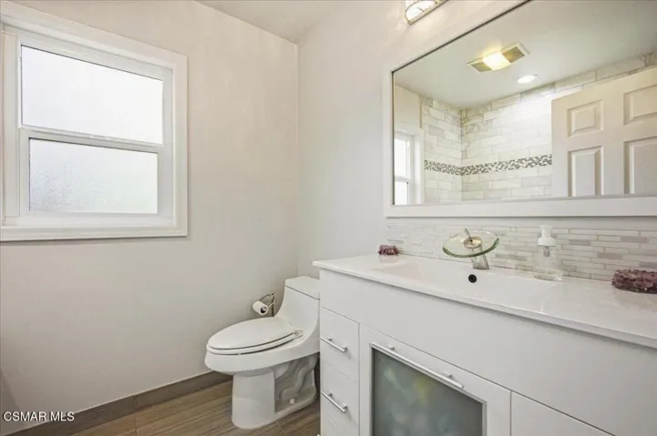 25-Sylvan St_Tarzana_25