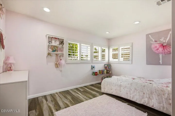 23-Sylvan St_Tarzana_23