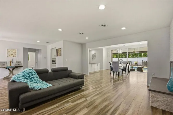 12-Sylvan St_Tarzana_12