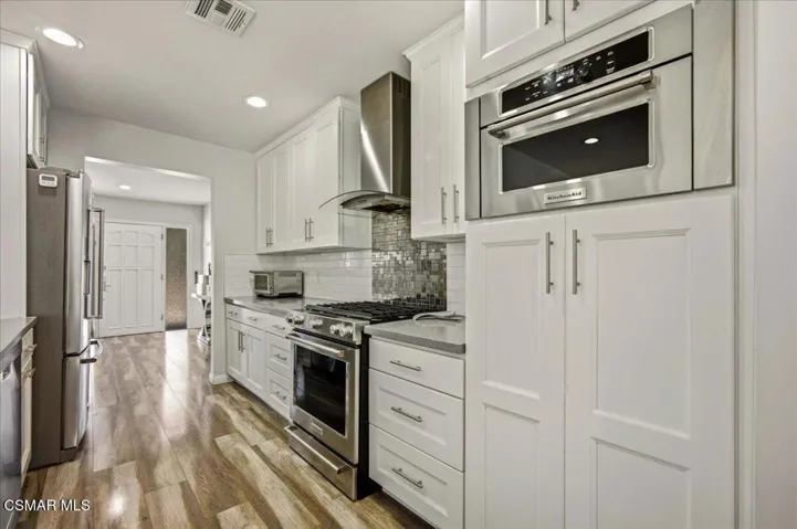 15-Sylvan St_Tarzana_15