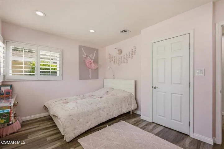 24-Sylvan St_Tarzana_24
