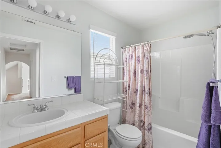 Hallway Bathroom, Upper Level