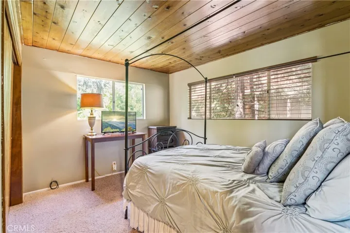27495 Cedarwood, Lake Arrowhead, California 92352