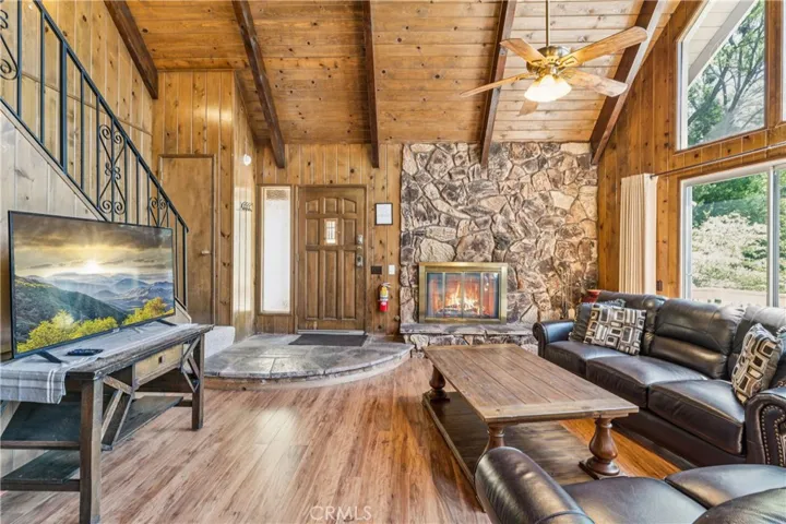 27495 Cedarwood, Lake Arrowhead, California 92352