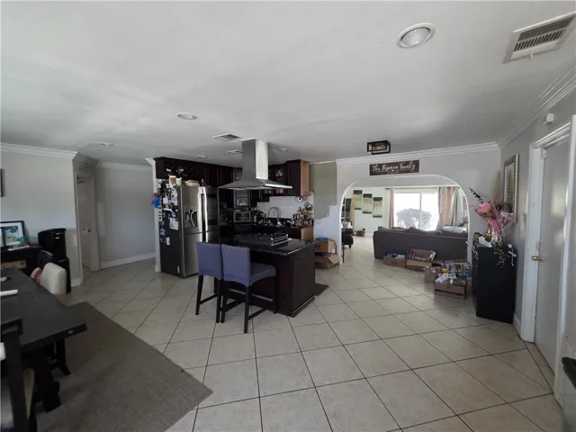 Kitchen and Dinning Area