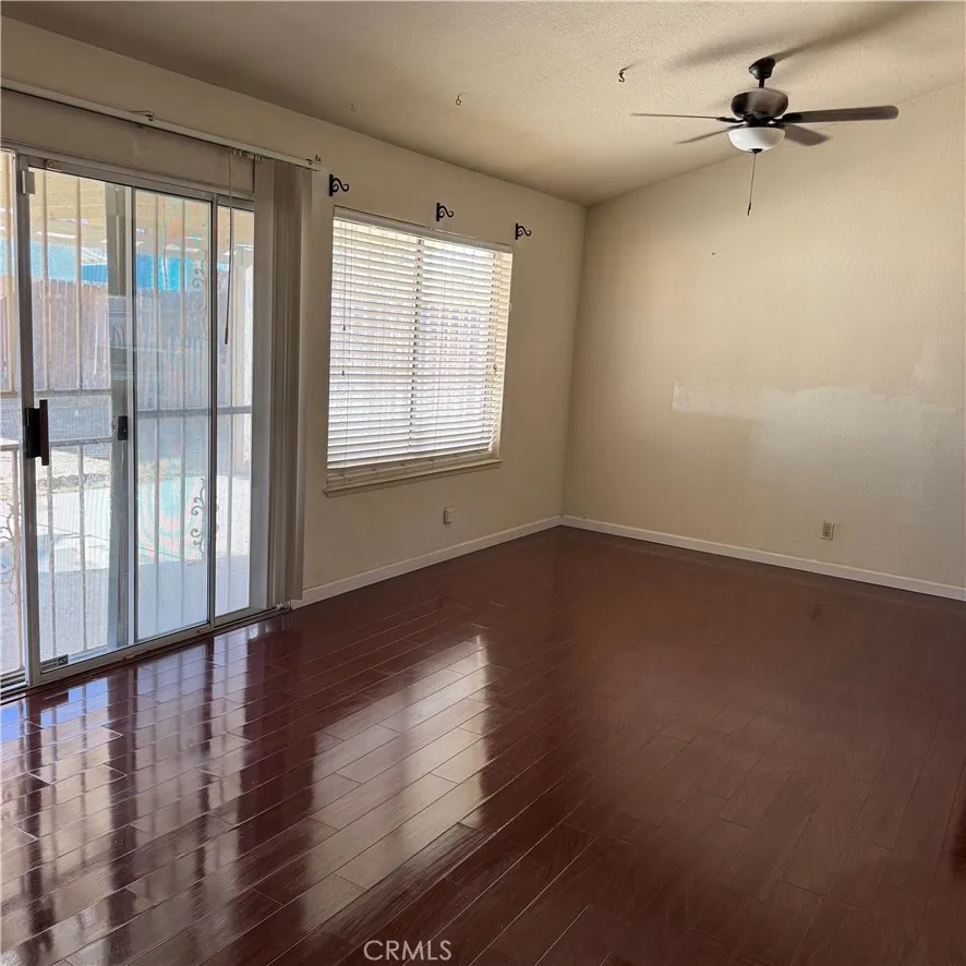 15087 Whitekirk, Victorville, California 92394 — photo 4