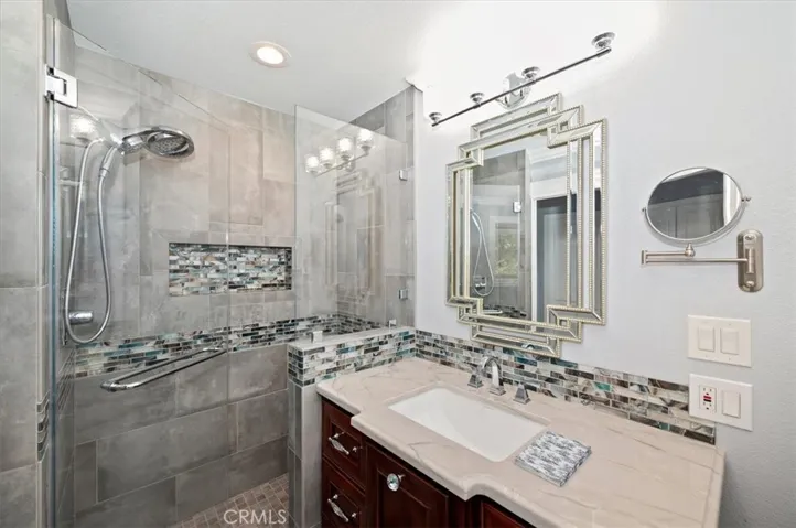 39085 North Shore Drive, Fawnskin, California 92333