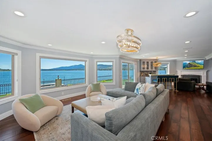 39085 North Shore Drive, Fawnskin, California 92333