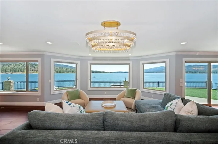 39085 North Shore Drive, Fawnskin, California 92333