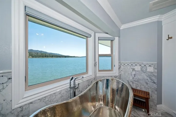 39085 North Shore Drive, Fawnskin, California 92333