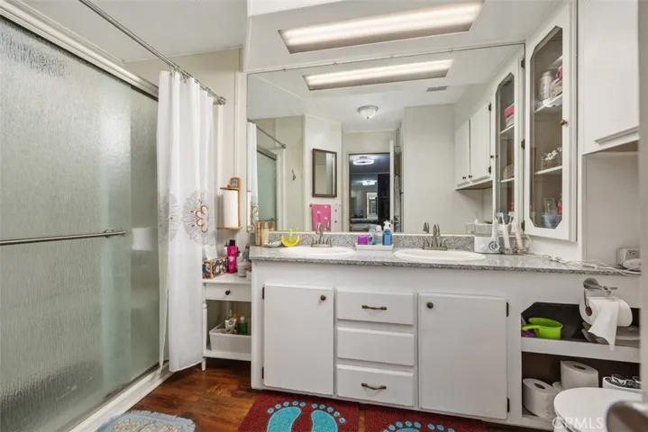 Main Suite Bathroom