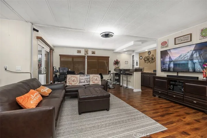 Entertainment Room 1