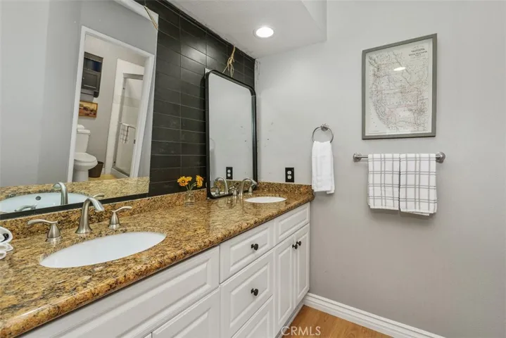 Bathroom Ensuite Granite Couter