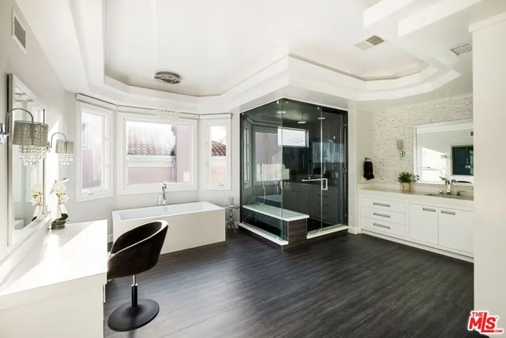 5325 Collingwood Circle, Calabasas, California 91302