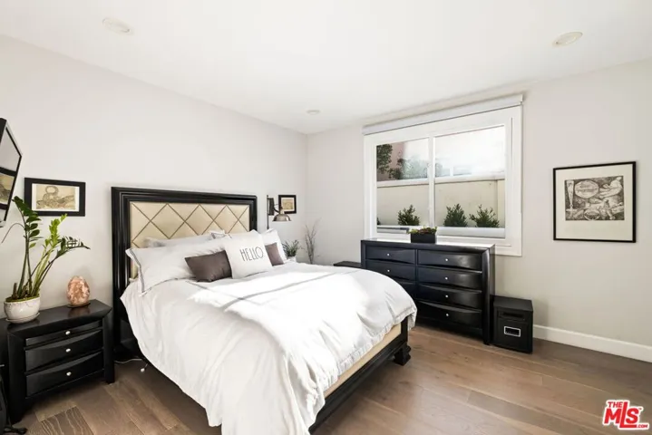 5325 Collingwood Circle, Calabasas, California 91302