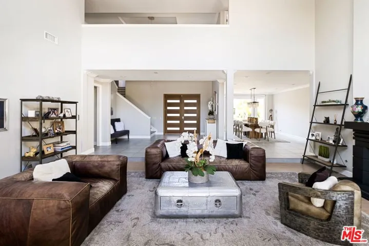 5325 Collingwood Circle, Calabasas, California 91302