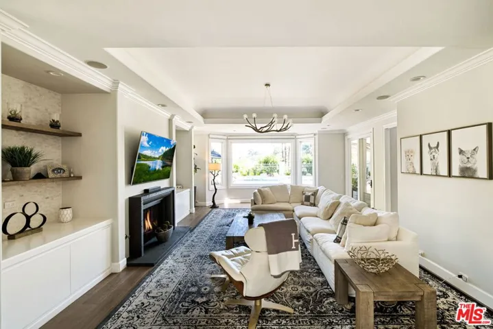 5325 Collingwood Circle, Calabasas, California 91302