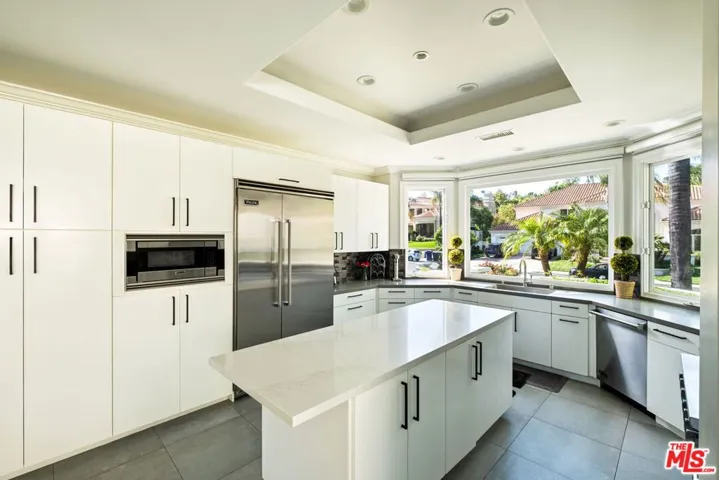 5325 Collingwood Circle, Calabasas, California 91302
