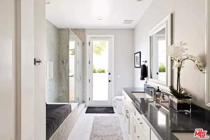 5325 Collingwood Circle, Calabasas, California 91302