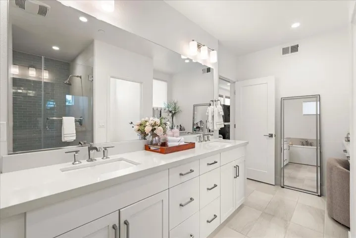 15040 Briggs Court, Los Gatos, California 95032